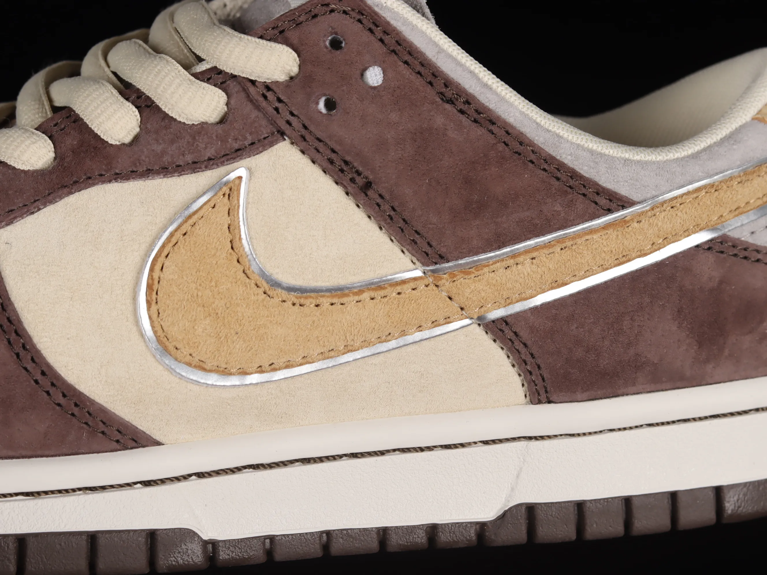 All Categories Nk SB Dunk Series Nk SB Dunk Low Low-top sneakers Otomo Katsuhiro x Nk SB Dunk Low "Steamboy OST" Otomo Katsuhiro co-branded SB low-top sports and leisure sneakers LF0039-034